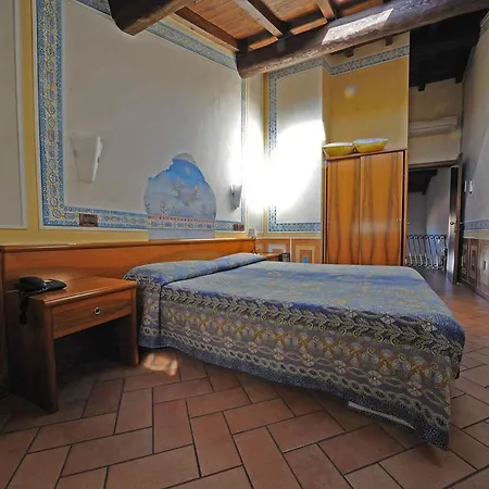 Giulia Gonzaga Hotel *
